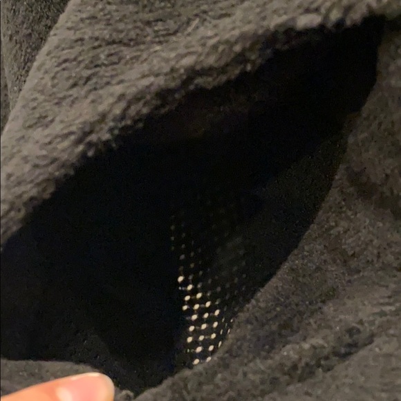 Patagonia Black Pullover Fleece - Picture 3 of 4